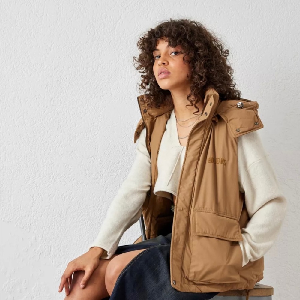 BDG urban outfitters puffer vest S/M